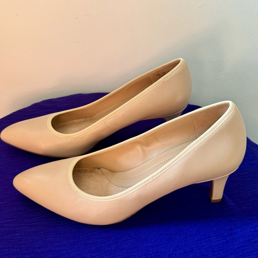 Naturalizer Cream Heels - Picture 4 of 8